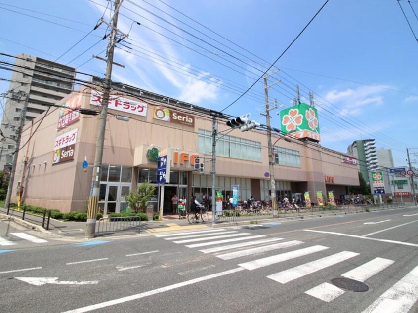 ライフ(スーパー)まで800m ｺﾝﾌｫｰﾄ岸部