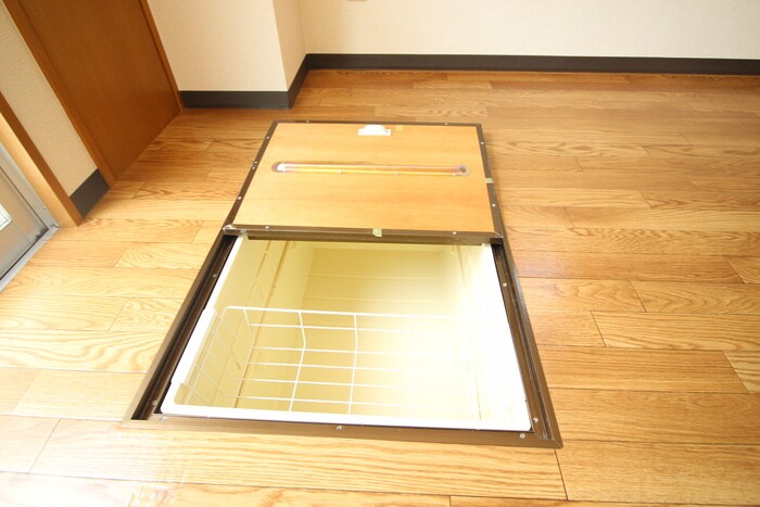 収納 ローズミード総持寺