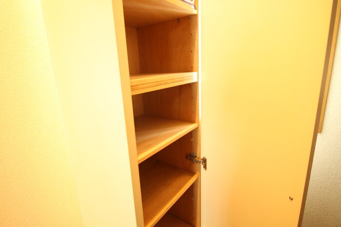 収納 ローズミード総持寺