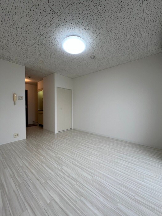 居室 サンヒルズ和泉