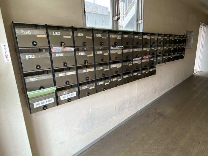 エントランス部分 サンヒルズ和泉