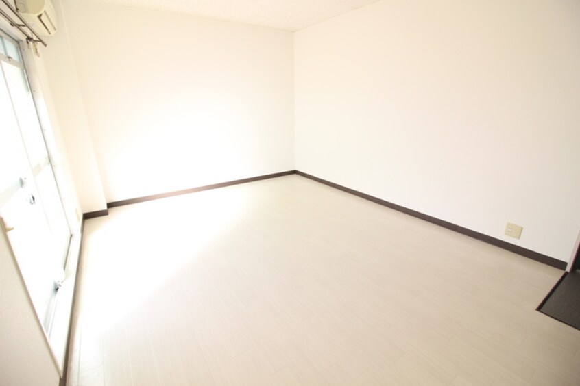 居室 サンヒルズ和泉