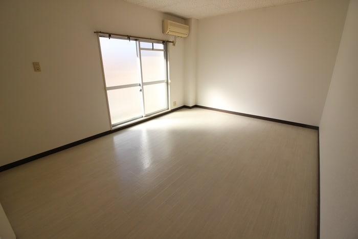 居室 サンヒルズ和泉