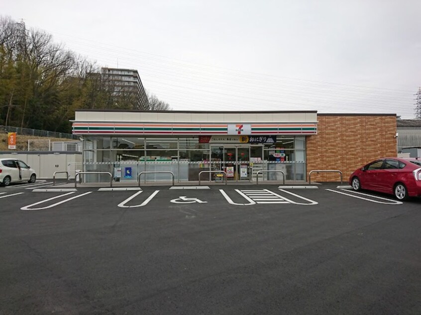 セブンイレブン和泉室堂店(コンビニ)まで500m サンヒルズ和泉