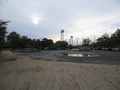 中の池公園(公園)まで235m レオハイム東山