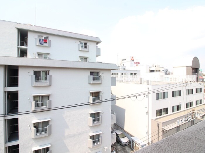 室内からの展望 カ－サミクニ