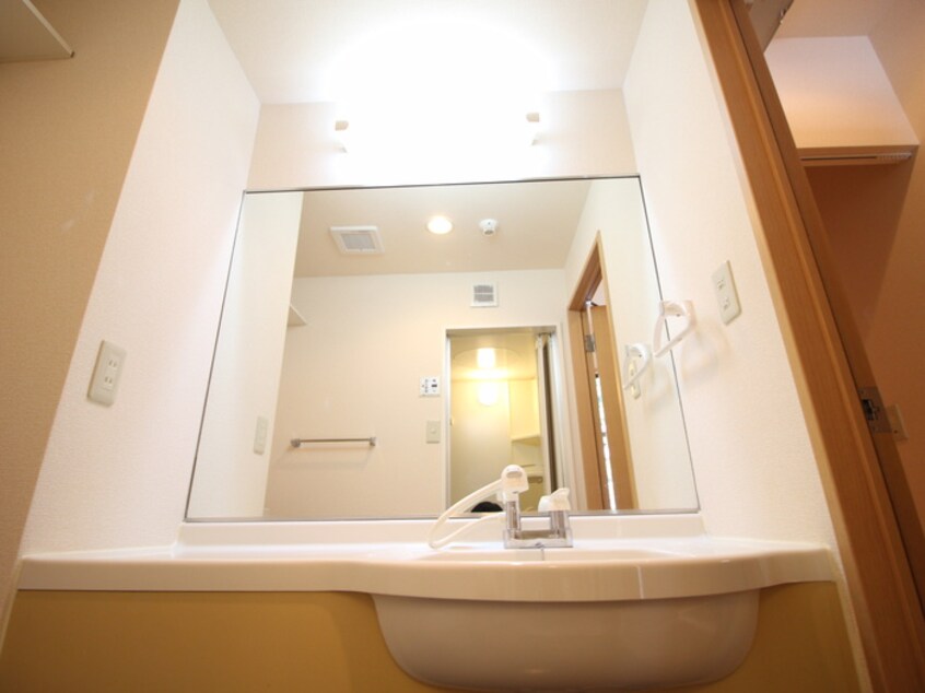 洗面 ﾗｰｾﾞﾝｳﾞｨﾗ