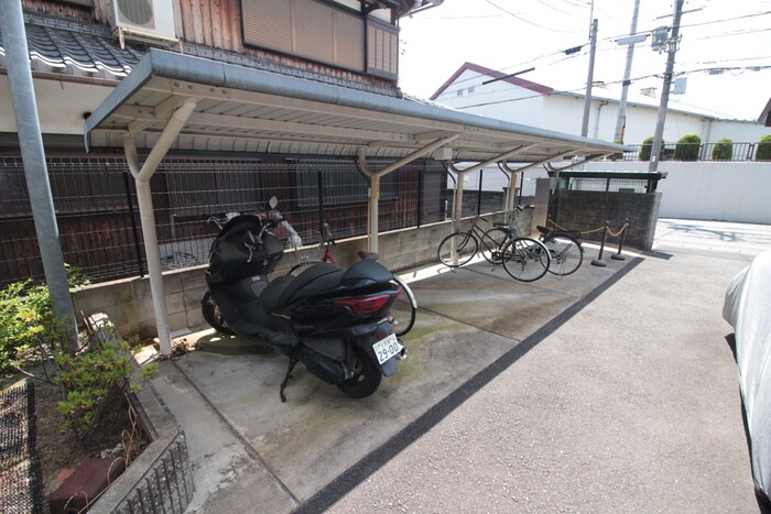 駐輪場 グランシャリオ