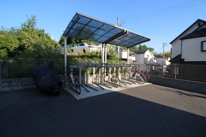 駐輪場 アンプルールフェールオリゾン