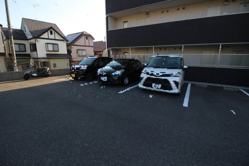 駐車場 アンプルールフェールオリゾン