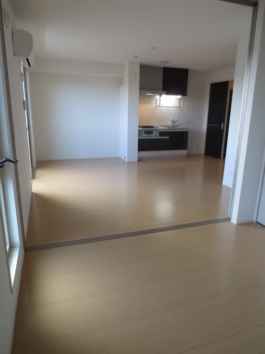 居室 パ－クサイドカ－サ