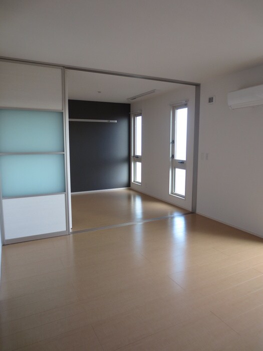 居室 パ－クサイドカ－サ