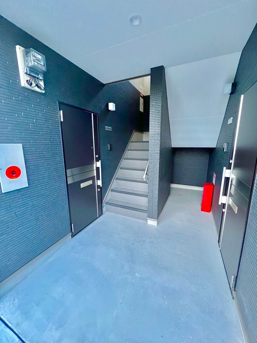 エントランス部分 シャルマンメゾン上沢