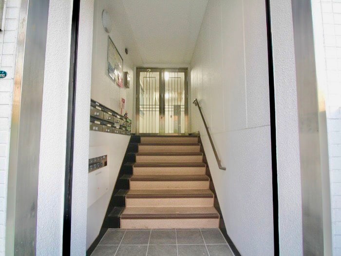 エントランス部分 ルナ 12