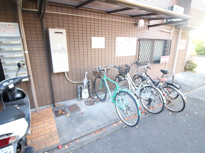 駐輪場 トワ－ル高野