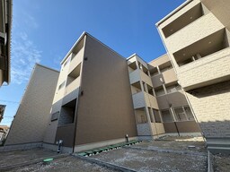 建築中