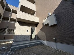 建築中