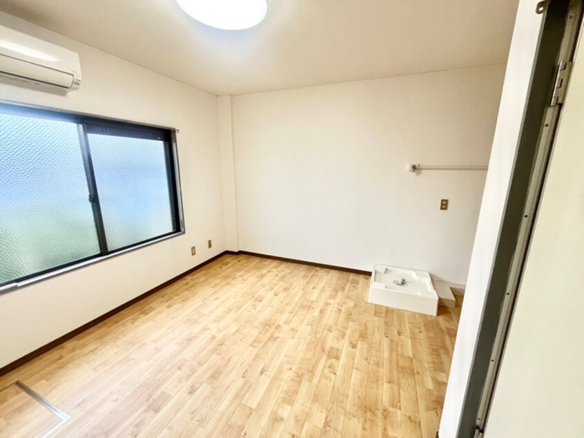 居室 川西ハイツ