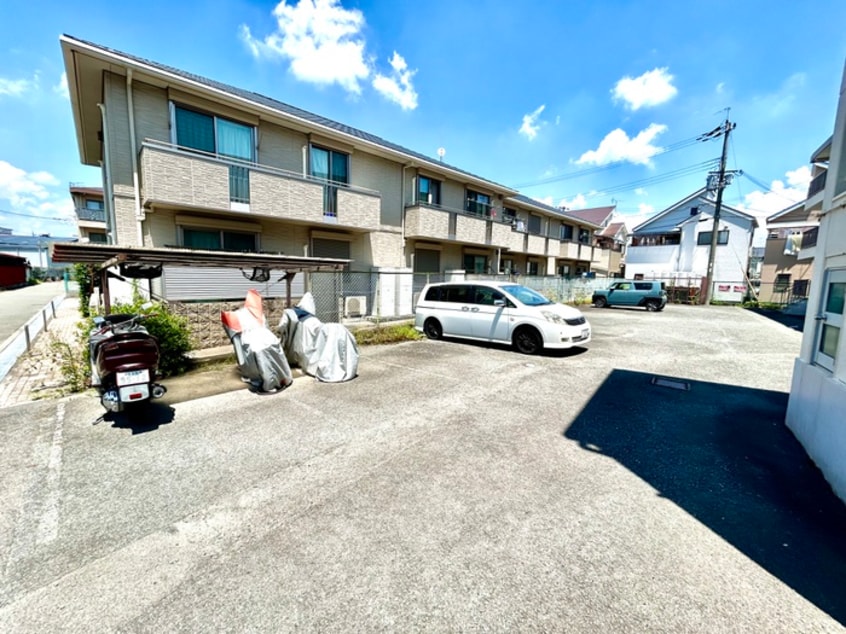 駐車場 エルムマンション