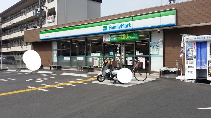 ファミリーマート山田南店(コンビニ)まで864m MS.hills千里丘north