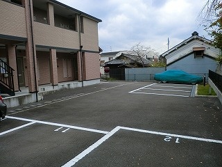 駐車場 プラス・ドゥ・ルポ