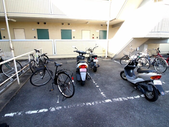 バイク置き場 インテルコート池田