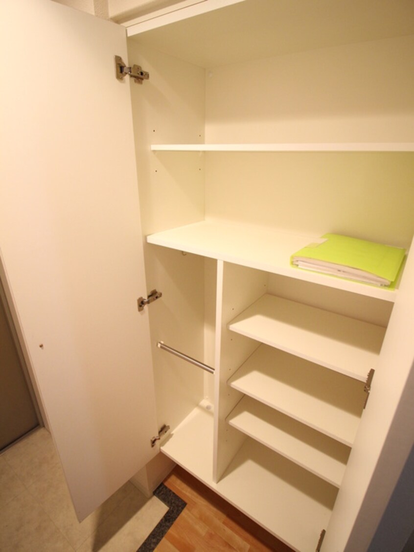 靴箱 ﾚｼﾞｭ-ﾙｱｯｼｭ梅田ﾚｼﾞﾃﾞﾝｽ(802)