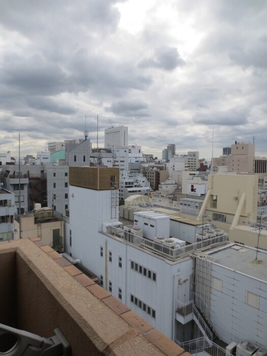 室内からの展望 プレサンス心斎橋モデルノ(705)