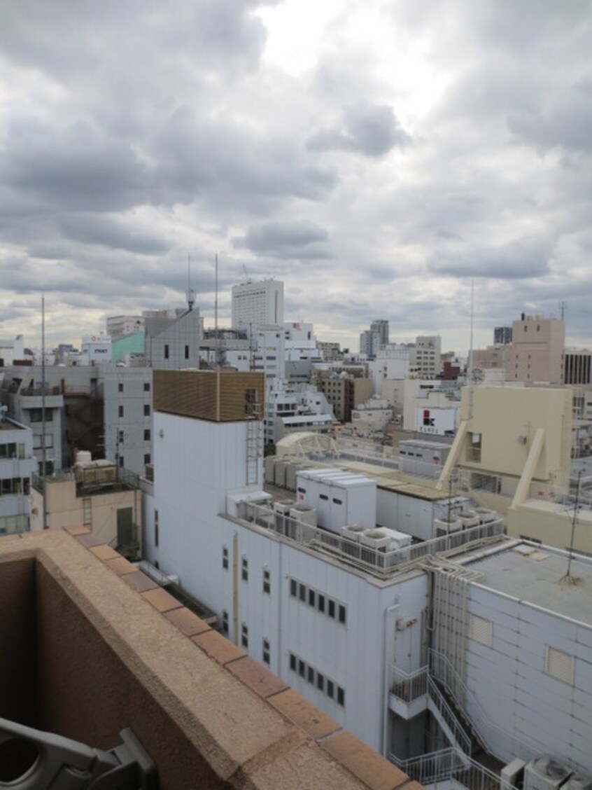 室内からの展望 プレサンス心斎橋モデルノ(705)