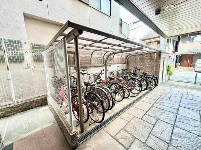駐輪場 ジュネスコート