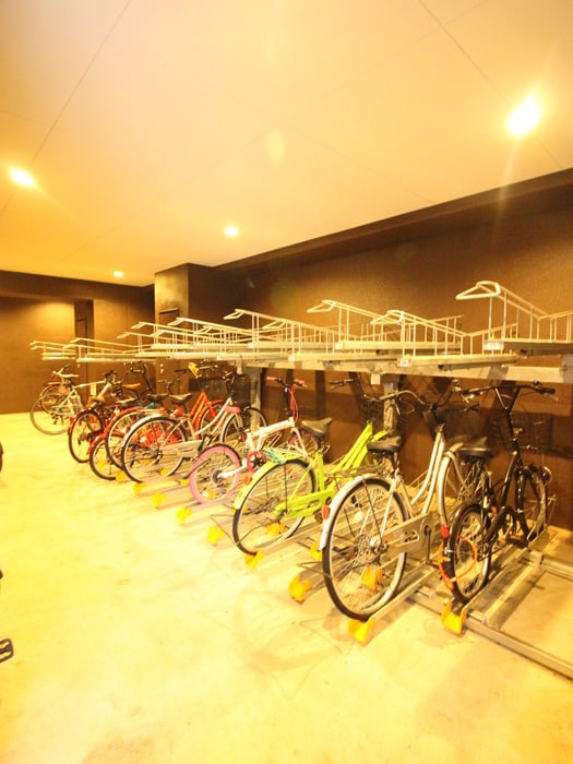 駐輪場 Marks 難波南