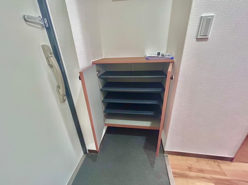 靴箱 Marks 難波南