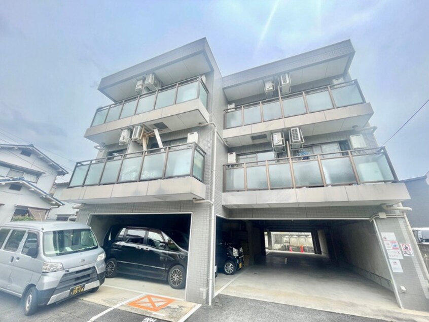 外観写真 サンウエスト西真上