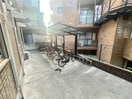 駐輪場 quatre saisons 南塚口