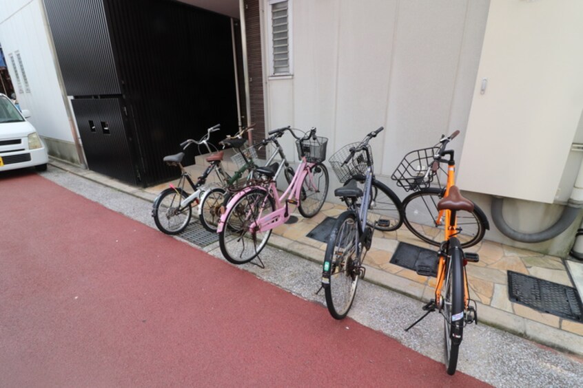 駐輪場 CoLaBo駅前通