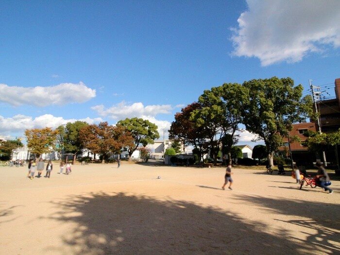 石橋公園(公園)まで131m センチュリーショウエイⅥ