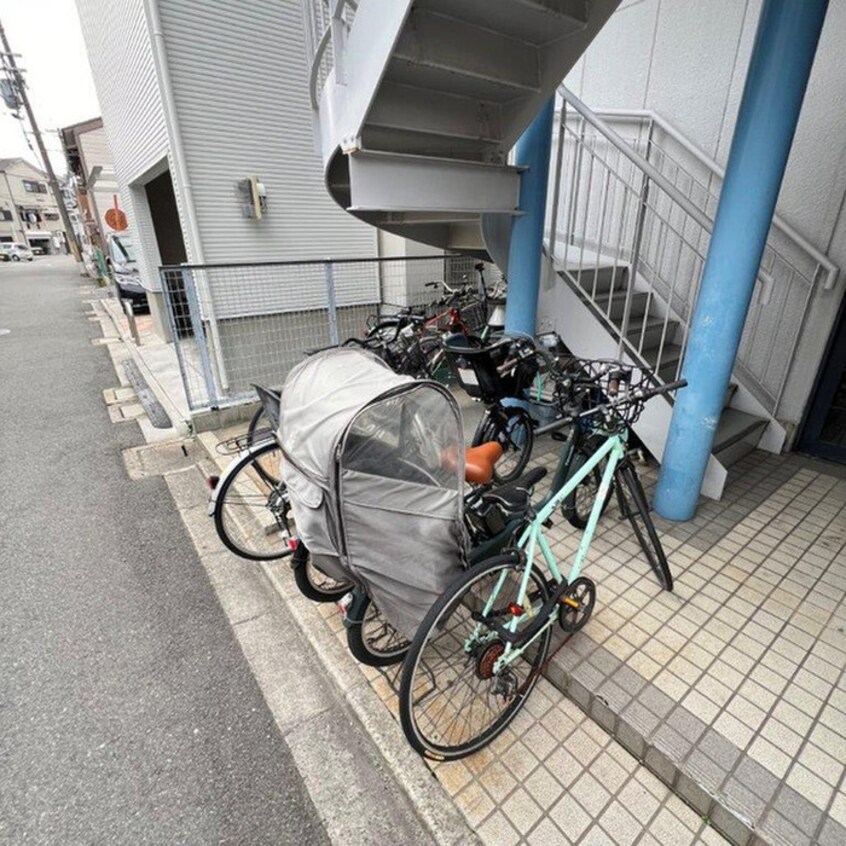 駐輪場 トライアングル