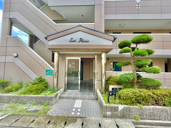 エントランス部分 サンプラザ西野Ⅱ