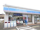 ローソン(コンビニ)まで907m キャンパニュ－ルＢ棟