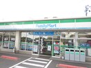ファミリーマート(コンビニ)まで449m キャンパニュ－ルＢ棟