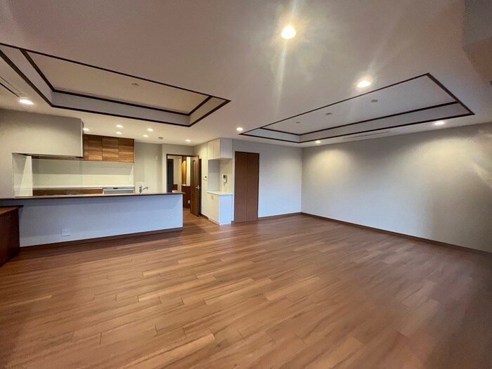 居室 名次町ロジュマン
