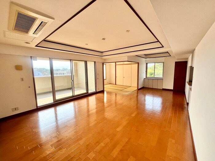 居室 名次町ロジュマン