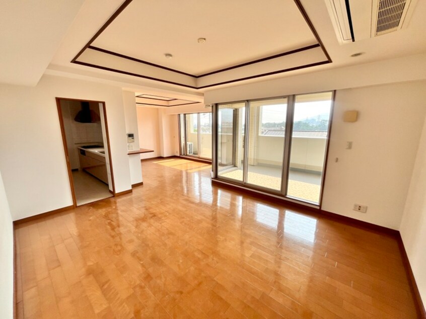 居室 名次町ロジュマン