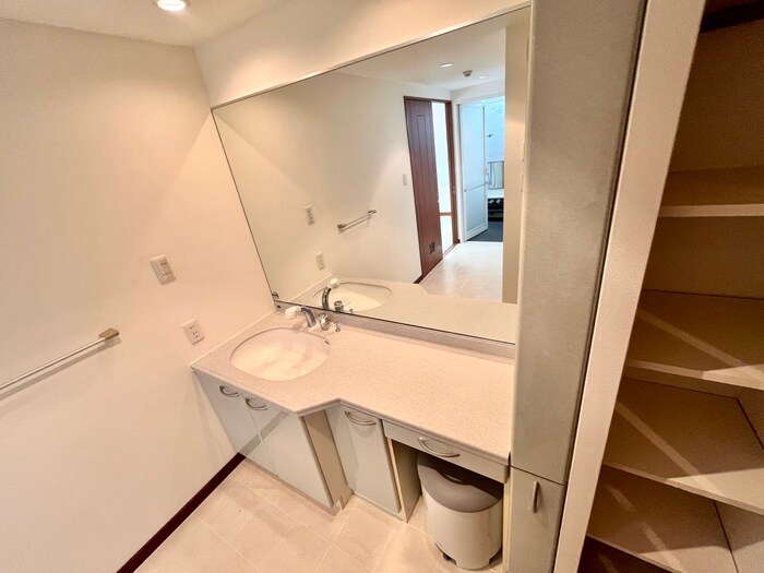 洗面 名次町ロジュマン