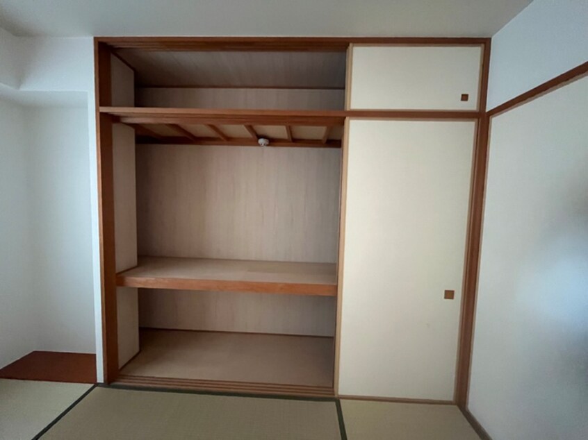 収納 名次町ロジュマン