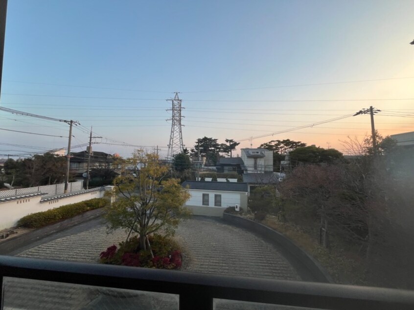 室内からの展望 名次町ロジュマン