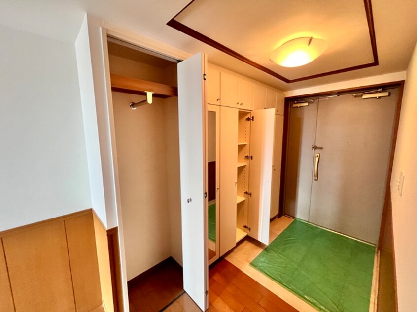 靴箱 名次町ロジュマン