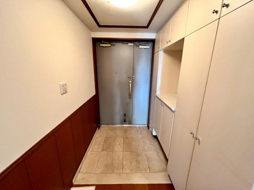 玄関 名次町ロジュマン