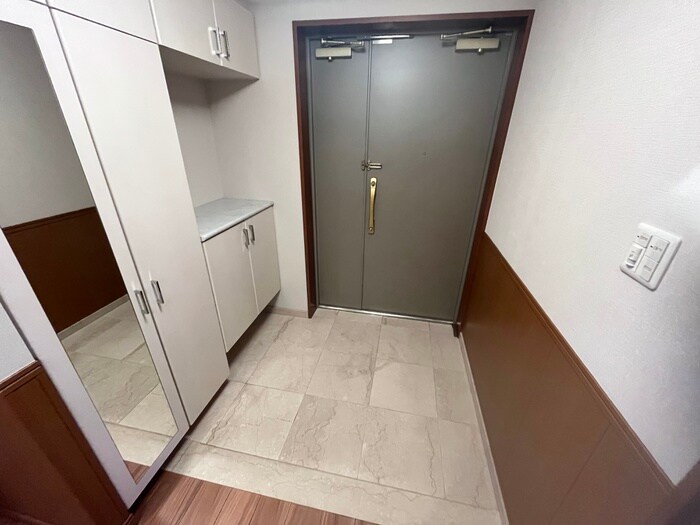 玄関 名次町ロジュマン