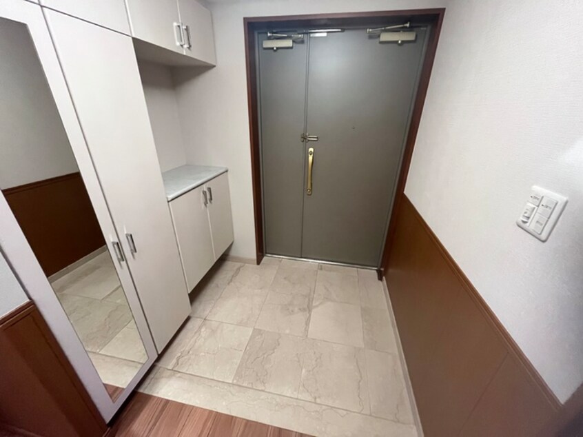 玄関 名次町ロジュマン
